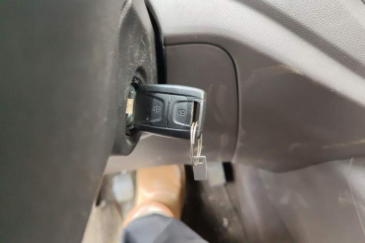 Used Wuling Hongguang V 2019 1.5L Base Version China VI LAR