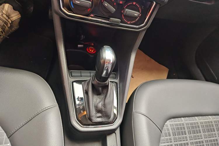 Used Volkswagen Jetta 2017 1.5L Automatic Comfort Model Gear Lever