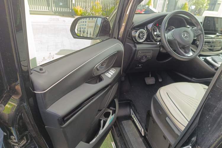 Used Mercedes-Benz Vito 2021 2.0T Business Version 7 Seats Driver Seat