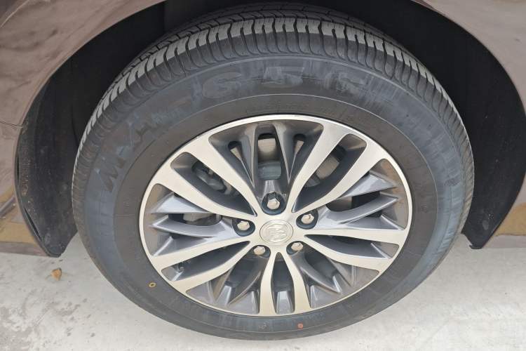 Used Buick GL8 2021 ES Landtrek 653T Comfort Edition