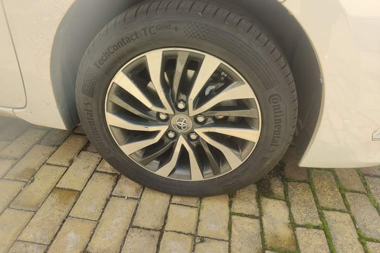 Used Toyota Corolla 2016 Dual-Engine 1.8L E-CVT Elite Edition
