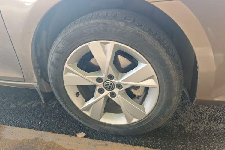 Used Volkswagen Bora 2015 Value Edition 1.6L Automatic Comfort Version