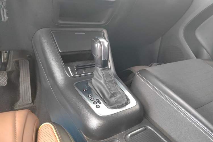 Used Volkswagen Tiguan L 2016 280TSI Automatic Two-Wheel-Drive Silk Road Style Edition
