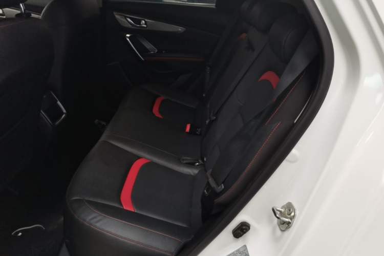 Used CHANGAN CS55 2018 1.5T Automatic Colorful Edition China V Standard
