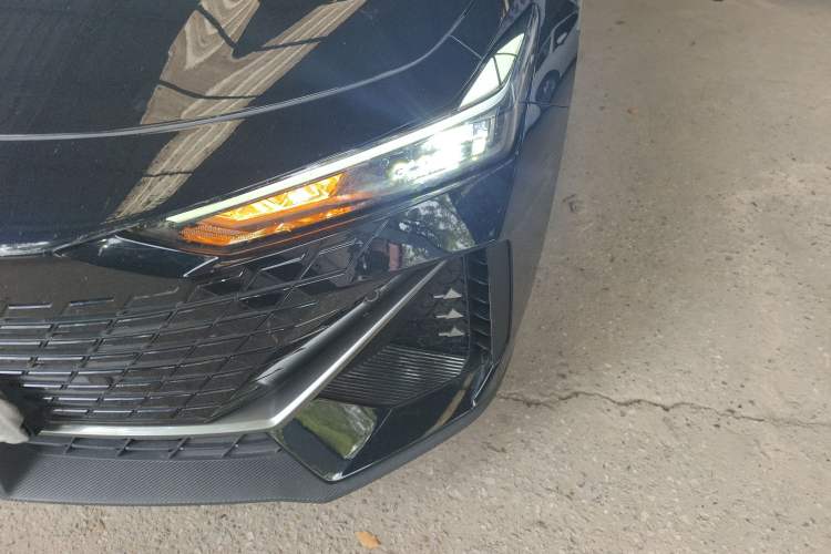 Used CHANGAN UNI-V 2024 1.5T High-Energy Version
