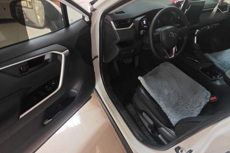 Used Toyota RAV4 2024 2.0L CVT Two-Wheel Drive Urban Edition