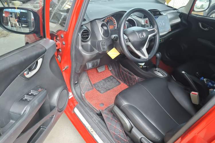 Used Honda Fit 2011 1.3L automatic comfort version Driver Seat