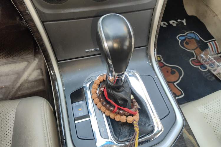 Used CHANGAN Raeton 2013 2.0L Automatic Luxury Version China IV Standard
