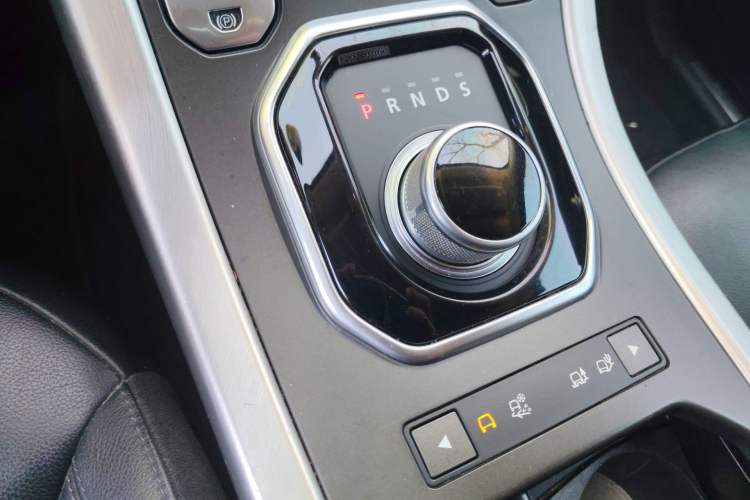 Used Land Rover Range Evoque 2016 2.0T SE Smart Glow Edition Gear Lever