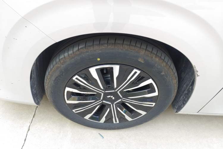 Used Wuling Starlight 730 2025 Model Plug-in Hybrid 125km Luxury Edition
