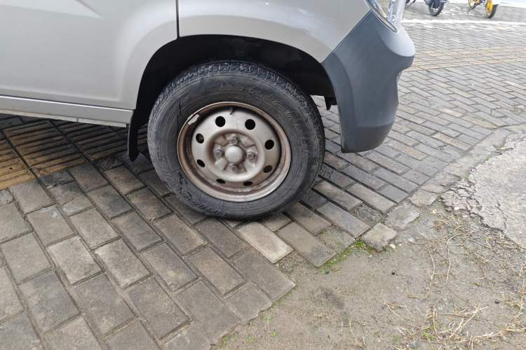 Used Wuling Zhiguang Small Truck 2023 1.5L Double-Cab LAR