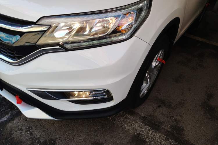 Used Honda CR-V 2015 2.4L two-wheel drive luxury version