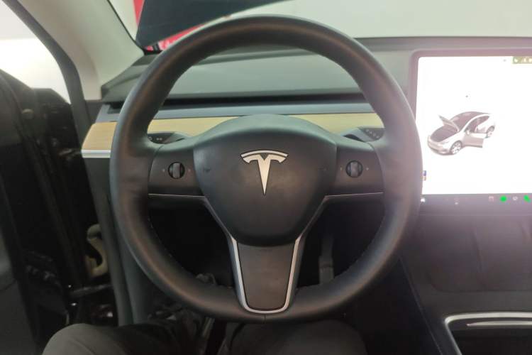 Used Tesla Model Y 2022 Long-Range All-Wheel-Drive Version