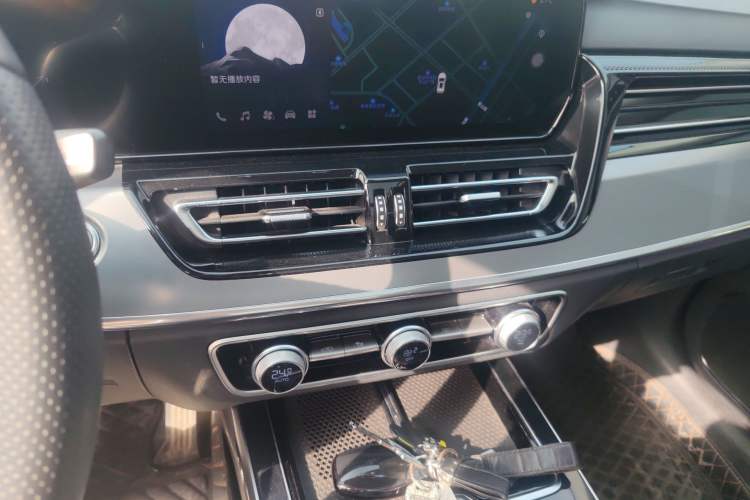 Used Hongqi HS5 2023 2.0T Qixiang Pro Edition
