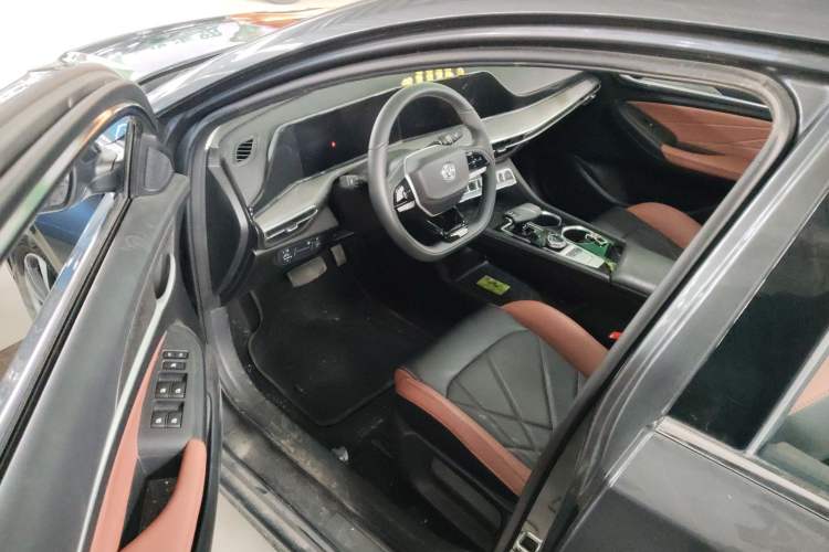 Used Changan Eado 2024 PLUS Blue Whale NE 1.4T GDI DCT High-Energy Edition
