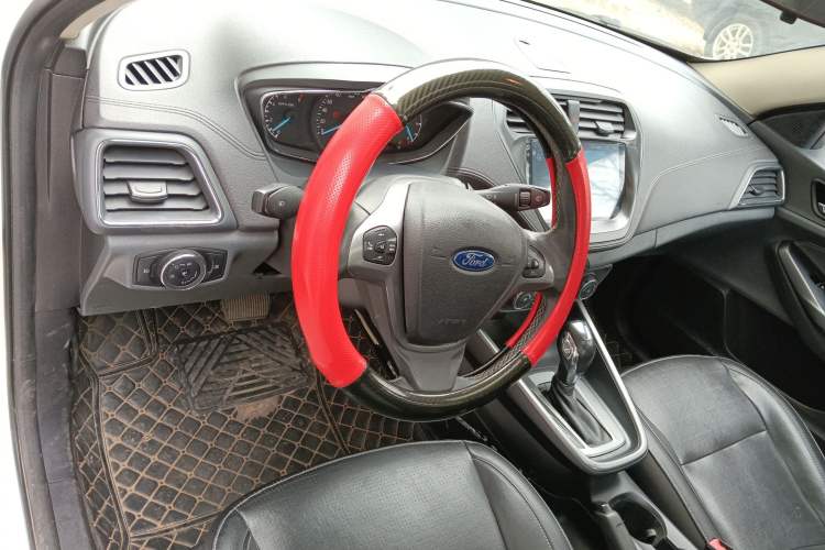 Used Ford Escort 2015 1.5L Automatic Fashion Model
