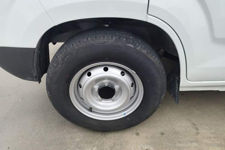 Used Karry Jiangtun E5 2024 268 km Range Open-Window 6-Seater Version
