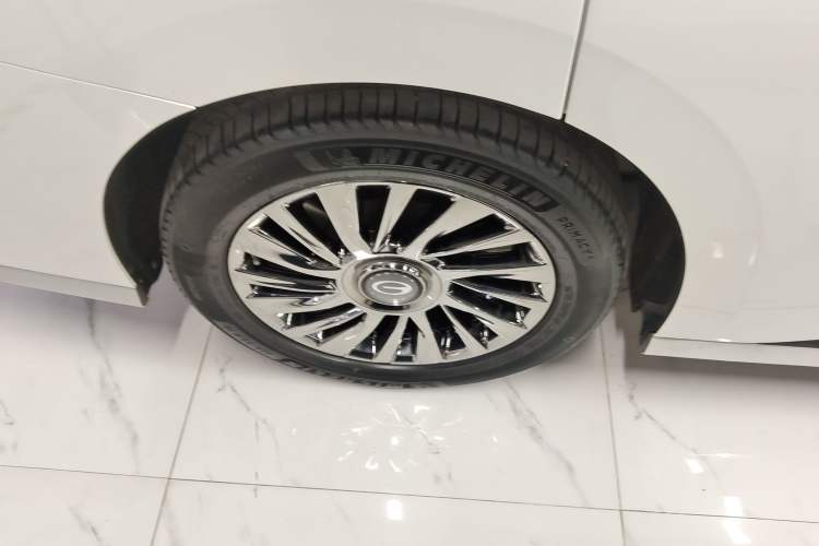 Used GAC Trumpchi M8 2023 Zongshi Series Dual-Motor Supreme Edition Right Rear Wheel Hub