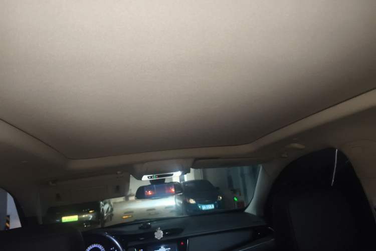 Used Cadillac XT5 2017 Anniversary Edition 25T Luxury Model