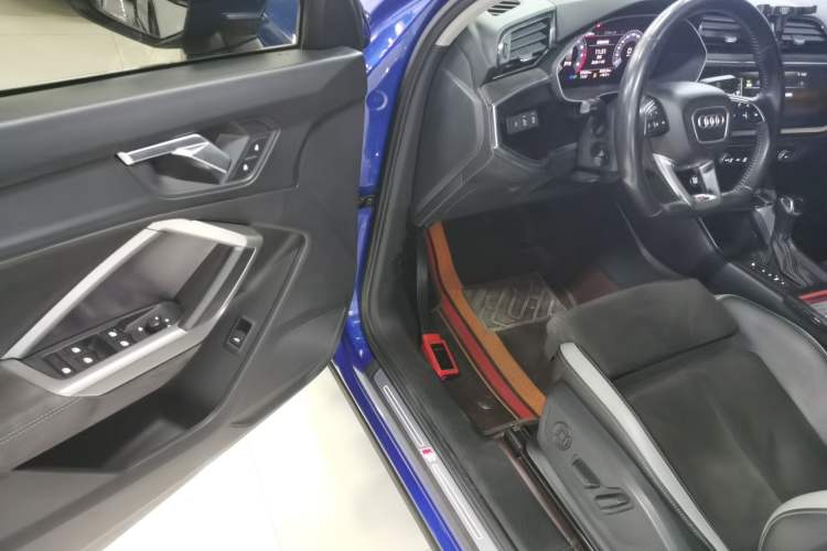 Used Audi Q3 2019 35 TFSI Fashion Dynamic Model
