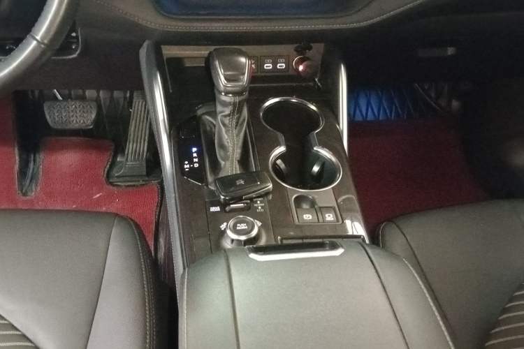 Used Toyota Crown Kluger 2022 2.0T Four-Wheel Drive Prestige Edition
