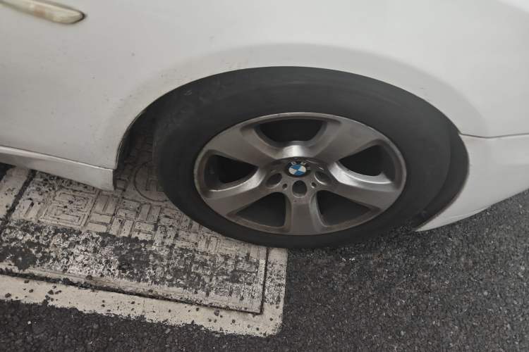 Used BMW 5 Series 2008 523Li Elegant Edition Right Front Wheel Hub