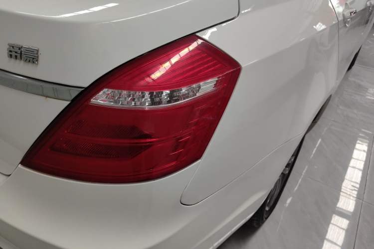 Used Geely Auto Emgrand 2017 Sedan Million Edition 1.5L Manual - Upward Version Right Rear Taillight