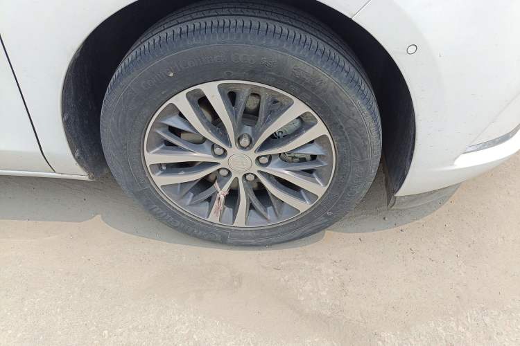 Used Buick GL8 2021 ES Land Cruiser 653T Luxury Edition Right Front Wheel Hub