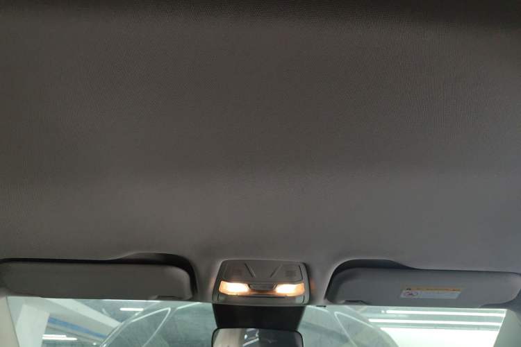 Used Hongqi E-QM5 2022 431 km Charge & Enjoy Edition
