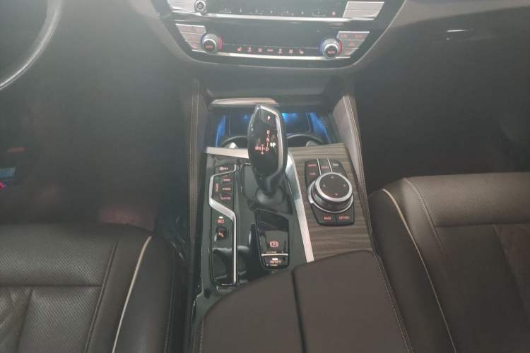 Used BMW 5 Series New Energy 2022 Updated Version 535Le Luxury Package Gear Lever