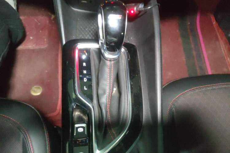 Used Buick Verano 2022 Pro GS Wind-Chasing Edition Gear Lever