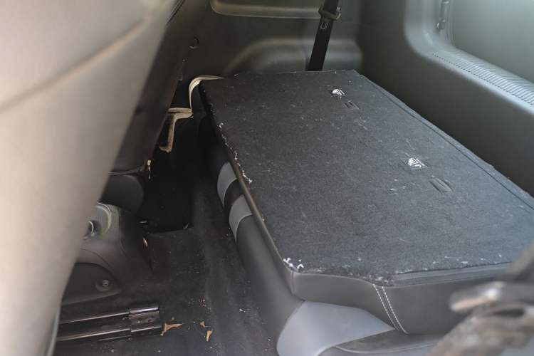 Used Roewe Clever 2022 311km QiQi BoBo Edition Left Rear Seat