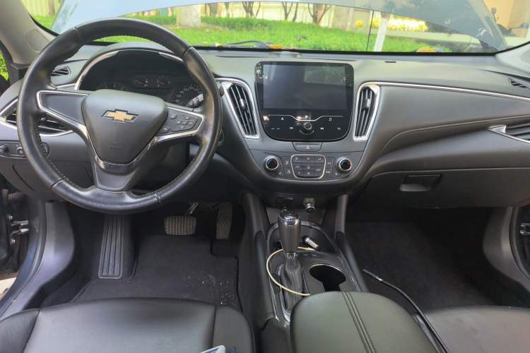 Used Chevrolet Malibu XL 2018 530T Automatic RuiChi Edition Center Console