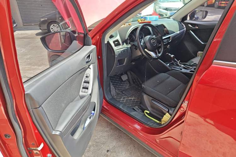 Used Mazda CX-5 2015 2.0L Automatic Two-Wheel Drive Urban Version
