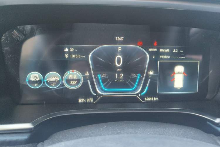 Used BAIC Off-Road BJ40 2019 2.3T Automatic Four-Wheel Drive Ring the Tower Champion Edition China VI Instrument Cluster