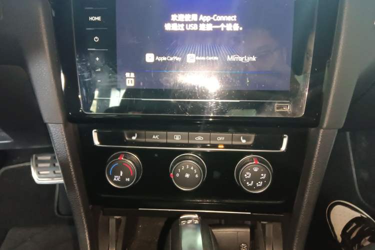 Used Volkswagen Golf 2020 Charming Edition 280TSI DSG R-Line
