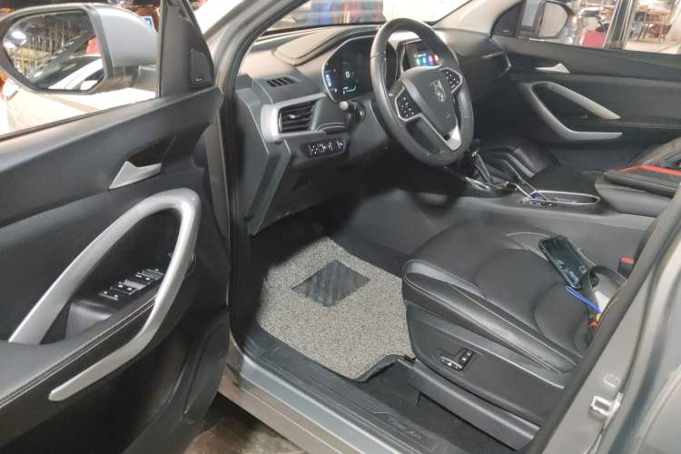Used Baojun 530 2021 Global Car Anniversary Edition 1.5T CVT Prestige Connected Model 7 Seats
