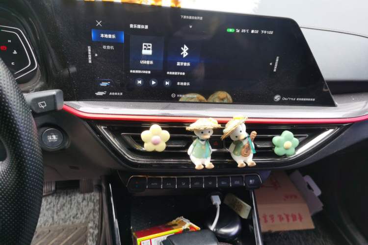 Used CHANGAN OSHAN X5 2021 1.5T DCT Prestige Edition Audio And AC Panel