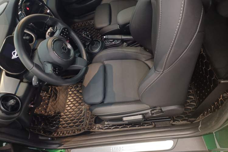 Used MINI MINI 2023 1.5T COOPER Artist
