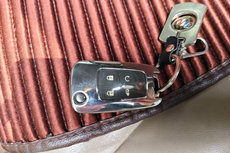 Used Buick GL8 2017 25S Luxury Version China V Standard Vehicle Key