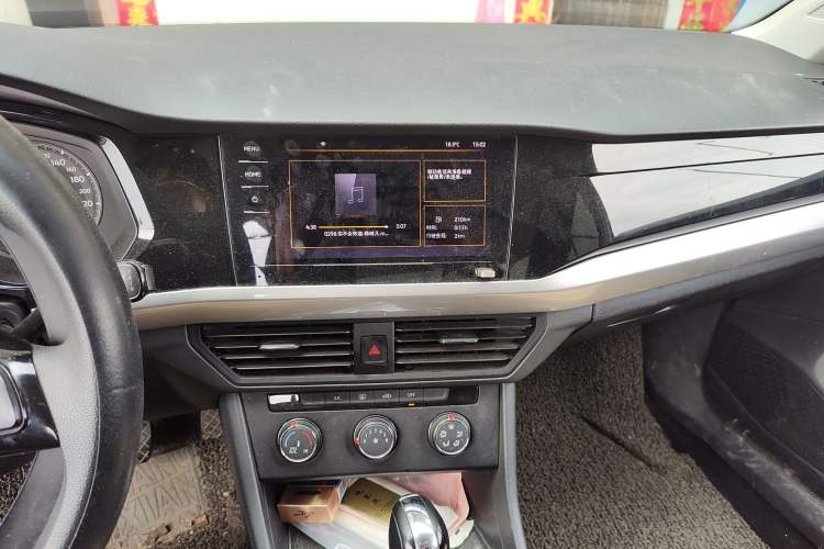 Used Volkswagen Bora 2021 1.5L Automatic Fashionable Smart Connectivity Version Audio And AC Panel