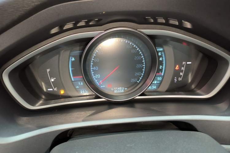 Used Volvo V40 2014 2.0T Zhiya Edition
