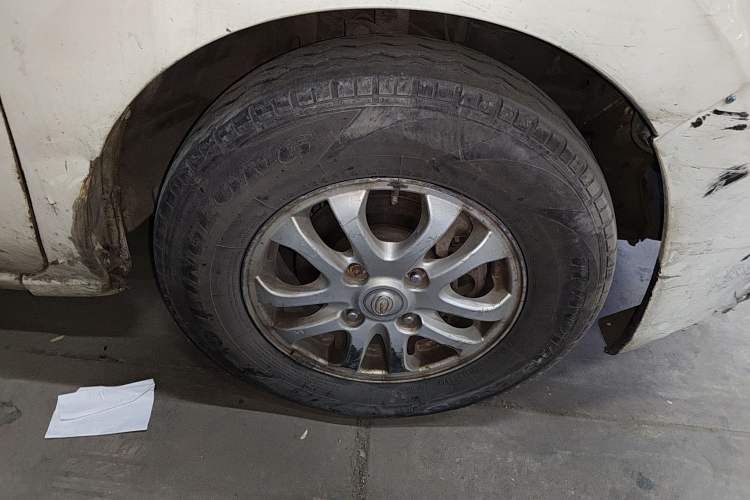 Used GAC Gonow Starry 2013 1.5L Seven-Seater Supreme Model
