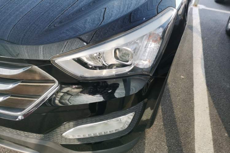 Used Hyundai Santa Fe 2013 2.4L Automatic Two-Wheel Drive Smart Version