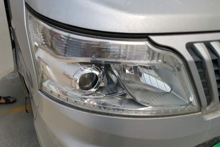 Used CHANGAN KAICHENG Ruixing M60 2020 1.5L Standard Version China VI 6-Seater DAM15KR Right Front Headlight