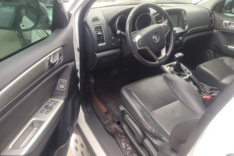 Used Foton Savana 2017 2.0T Automatic All-Wheel Drive Gasoline Flagship 7-Seater Driver Seat