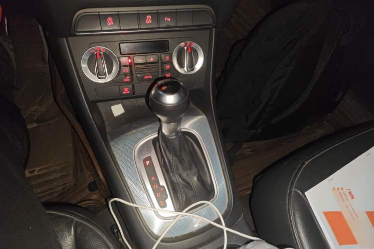 Used Audi Q3 2016 30 TFSI Collector's Edition Comfort Model
