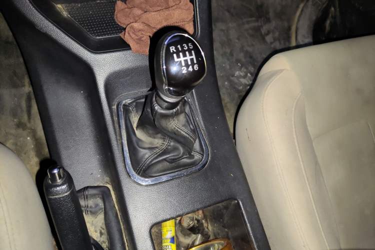 Used FORTHING Lingzhi 2022 M5L 2.0L Utility Model 7 Seats Gear Lever