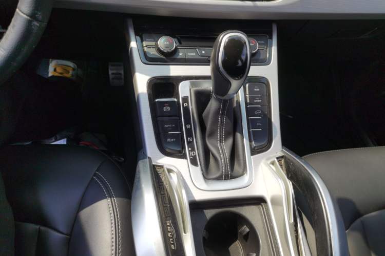 Used Geely Auto Emgrand X7 Sport 2016 1.8TD Automatic ZhiShang Model Gear Lever