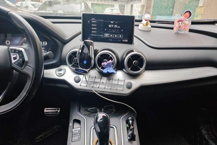 Used Wey VV7 2019 Upgraded Model 2.0T Flagship Version China VI Audio And AC Panel